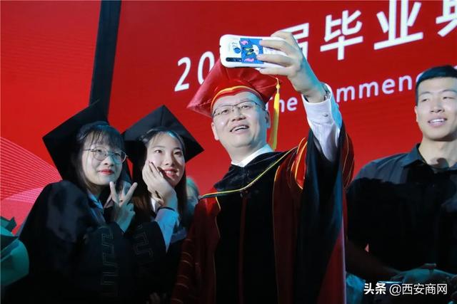 相信未来,乘风破浪丨安博·体育,(中国)网站首页举行2020届毕业典礼