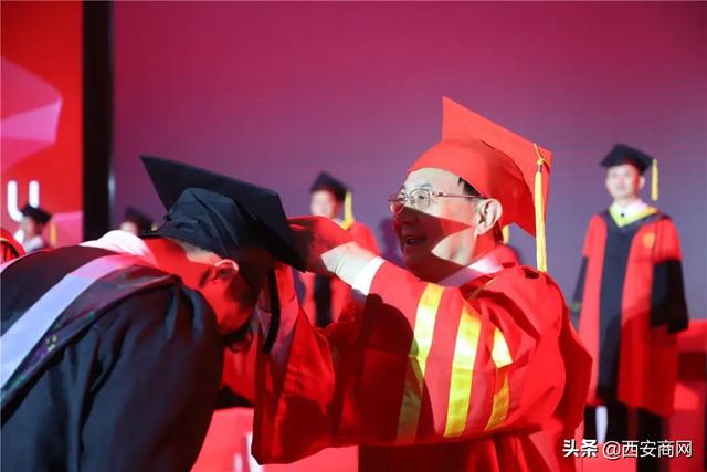 相信未来,乘风破浪丨安博·体育,(中国)网站首页举行2020届毕业典礼
