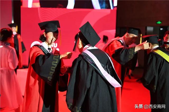 相信未来,乘风破浪丨安博·体育,(中国)网站首页举行2020届毕业典礼